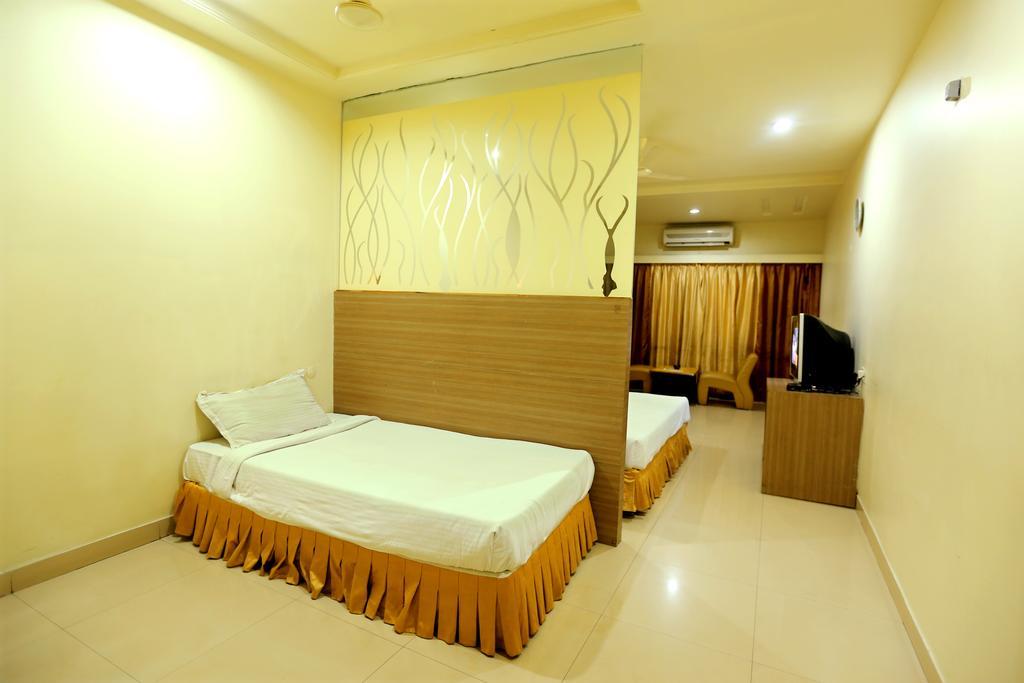 Hotel Sitara Grand Hyderabad Exterior foto