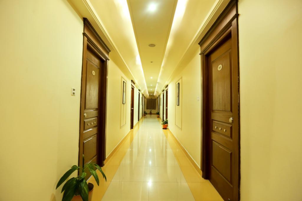 Hotel Sitara Grand Hyderabad Exterior foto