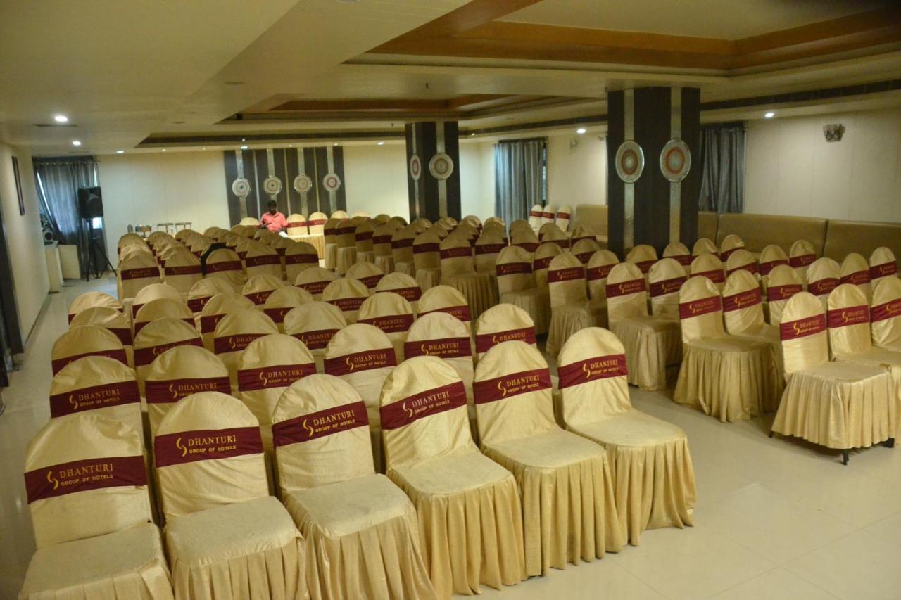 Hotel Sitara Grand Hyderabad Exterior foto